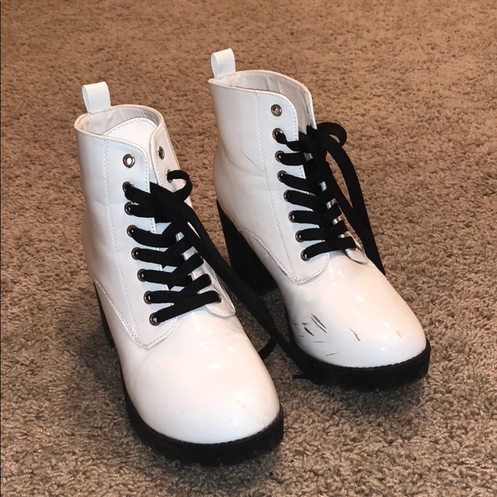 Heeled boots